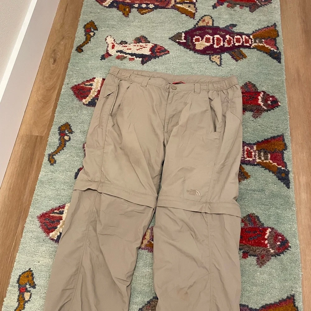 The North Face Men’s Hiking Convertible Zip Off Pants Shorts